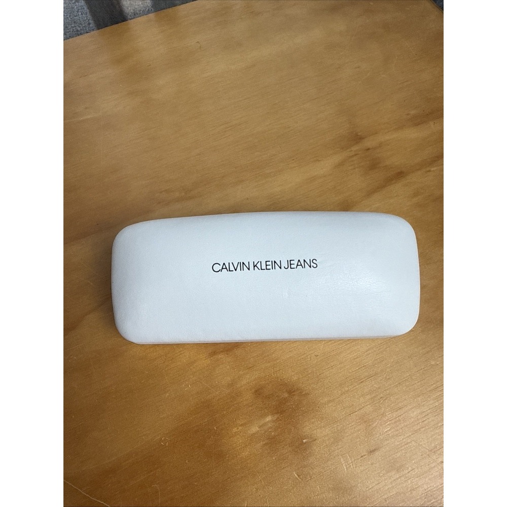 Calvin Klein Jeans Medium White Hard Shell Glasses Case